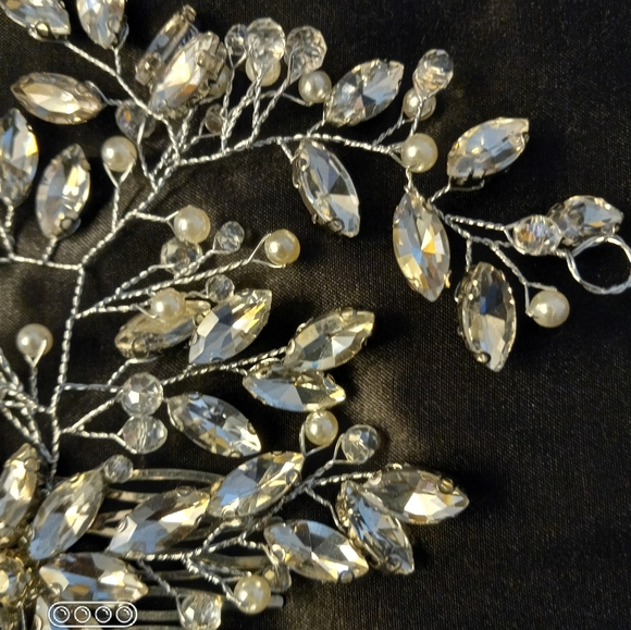 Rhinestone Handmade Bridal Hair Comb Accessory - Picture 4 of 14
